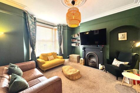 FORMAL LOUNGE