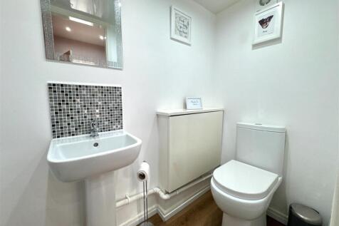 GROUND FLOOR W/C