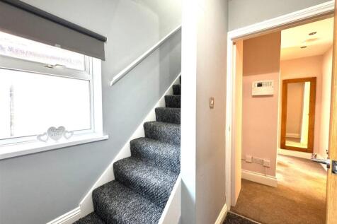 FIRST FLOOR LANDING