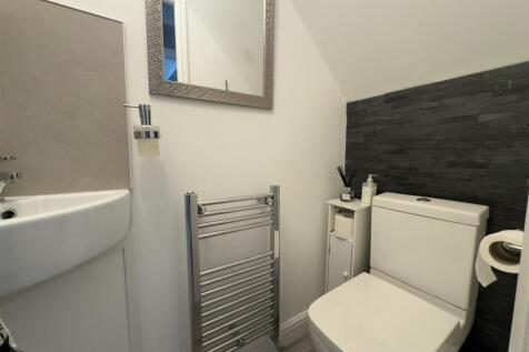 GROUND FLOOR W/C