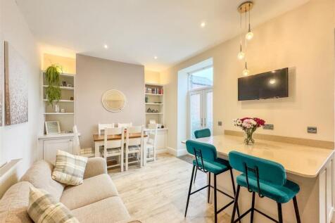 DINING KITCHEN/SNUG