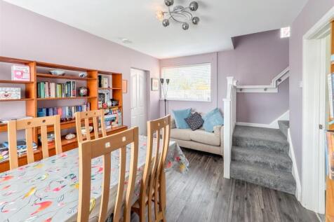 SNUG/FAMILY ROOM