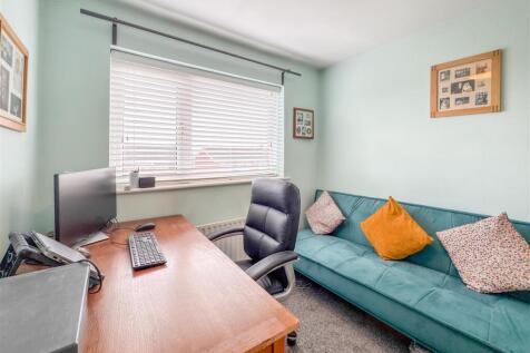 BEDROOM THREE/HOME OFFICE