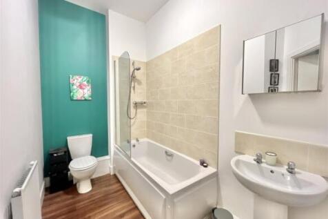 Bathroom 2.jpeg