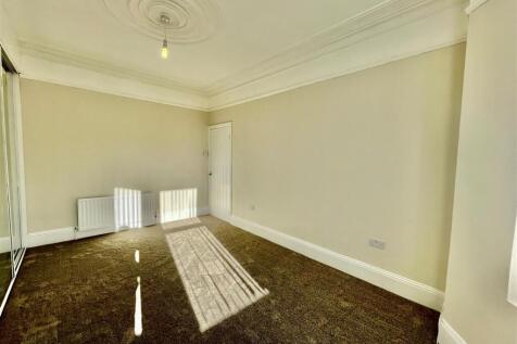 Main Bedroom 3.jpg