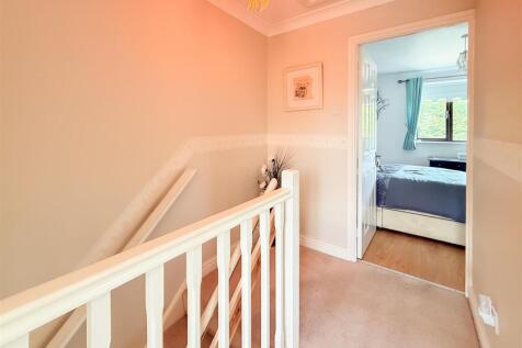 FIRST FLOOR LANDING