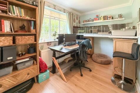 HOME OFFICE/GROUND FLOOR BEDROOM