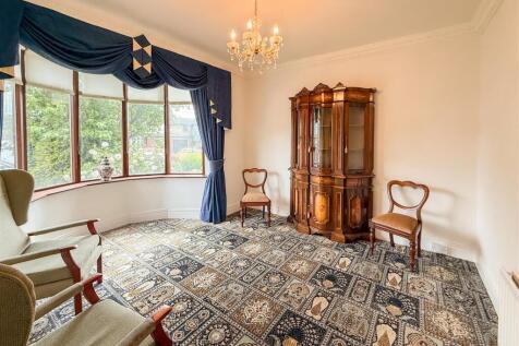 FAMILY ROOM/DINING ROOM