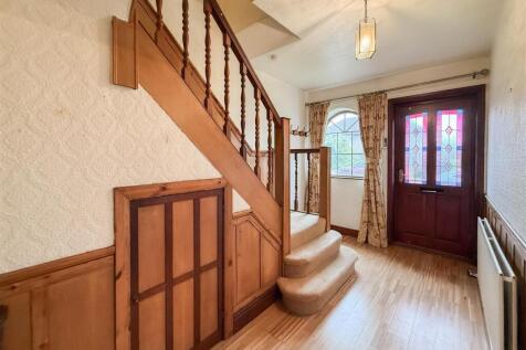 ENTRANCE HALLWAY