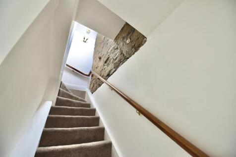 ACCOMMODATION 2ND FLOOR
