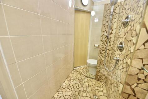 JACK AND JILL EN SUITE