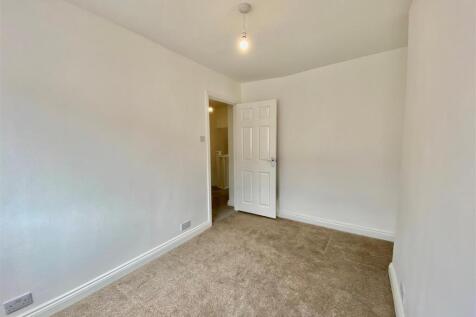 Bedroom 2 3.jpg