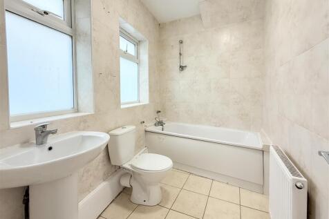 BATHROOM / W.C