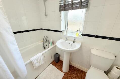 BATHROOM/W.C.