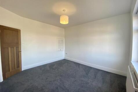 Master Bedroom 4.jpg