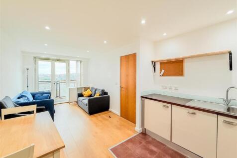 Lounge/Kitchen