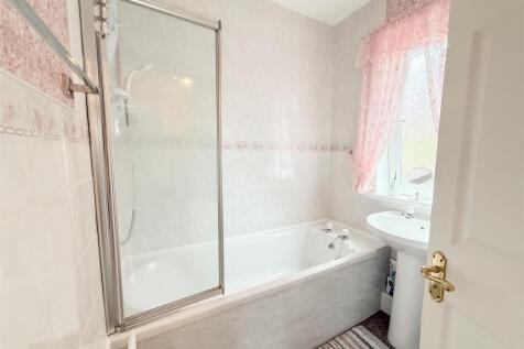 BATHROOM/W.C.