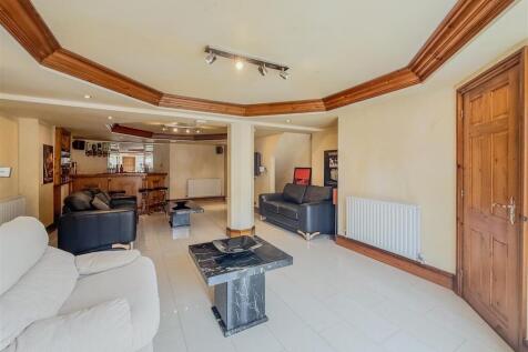 CELLAR/MUSIC ROOM