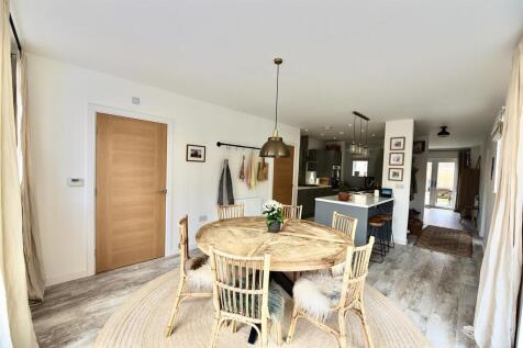 1 duns kitchen dining.jpg