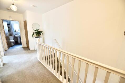FIRST FLOOR LANDING