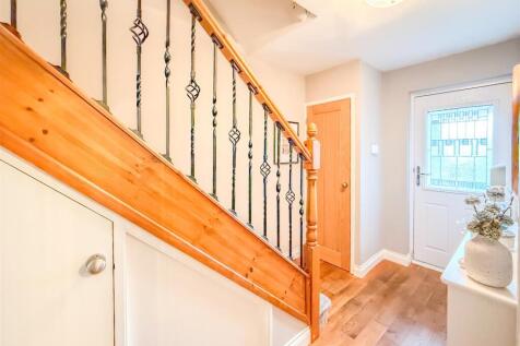 ENTRANCE HALLWAY