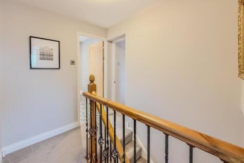 FIRST FLOOR LANDING