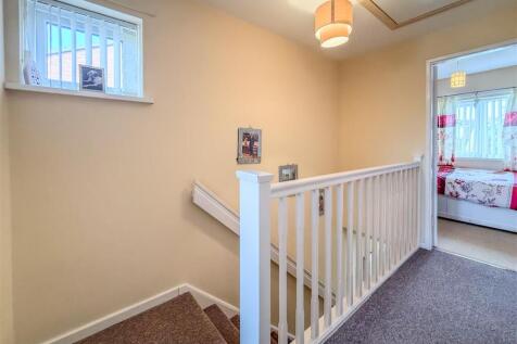 FIRST FLOOR LANDING