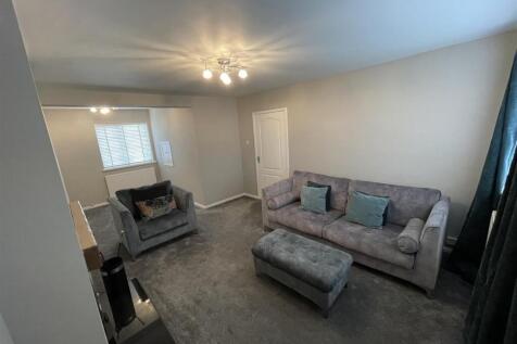Lounge/Dining Area