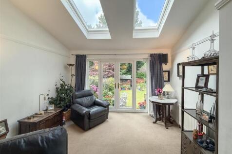 GARDEN ROOM