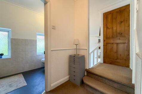 FIRST FLOOR LANDING