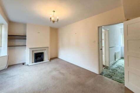DINING/FAMILY ROOM