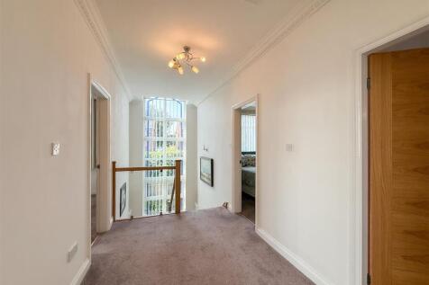 FIRST FLOOR LANDING