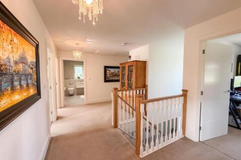 FIRST FLOOR LANDING