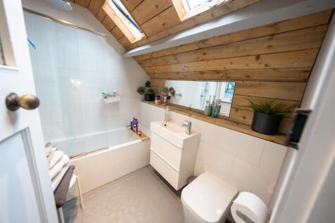 BATHROOM/W.C