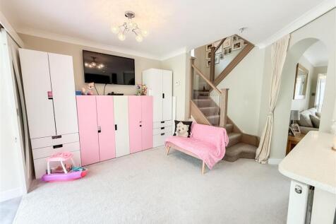 SITTING ROOM/SNUG