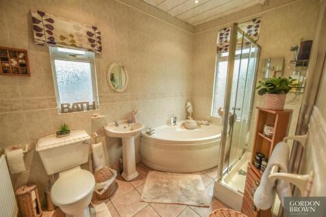 BATHROOM/WC