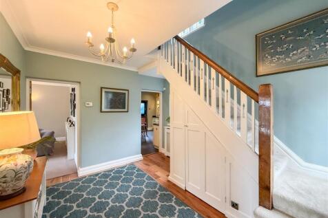 CENTRAL HALLWAY