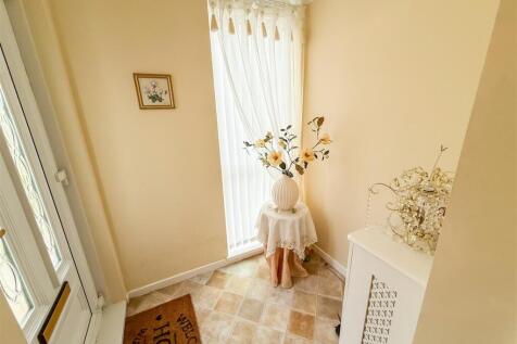 ENTRANCE PORCH
