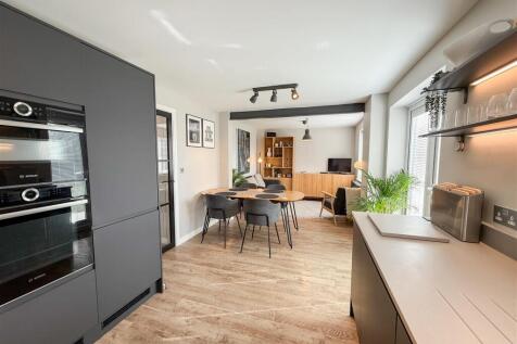 KITCHEN/DINING/FAMILY ROOM