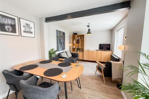KITCHEN/DINING/FAMILY ROOM