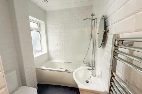 BATHROOM/W.C
