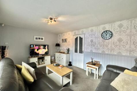 48 Skip lounge 2.jpg