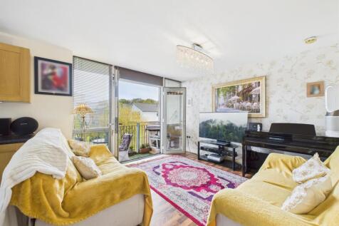 OPEN PLAN LIVING/DINING/KITCHEN