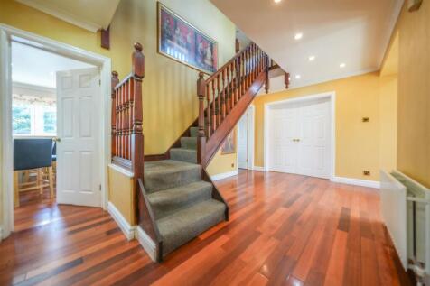 ENTRANCE RECEPTION HALLWAY