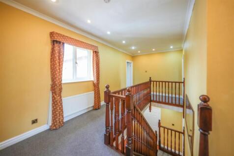 FIRST FLOOR - GALLERIED LANDING