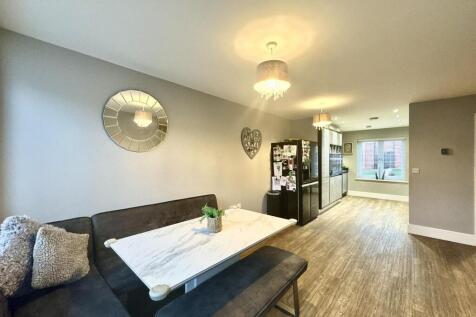 warley close dining.jpg