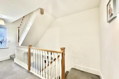 FIRST FLOOR ACCOMMODATION