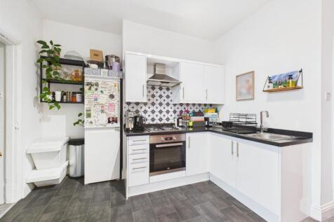 LOUNGE / KITCHEN / DINING ROOM