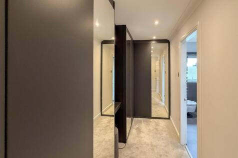 DRESSING ROOM
