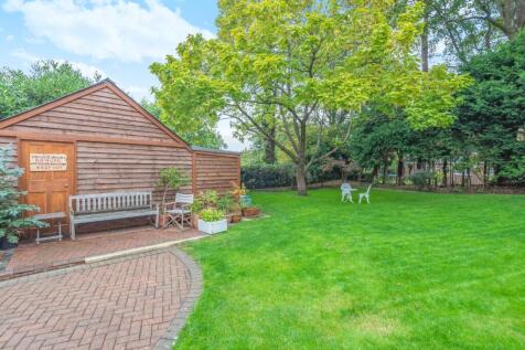 Garden &amp; Outbuilding